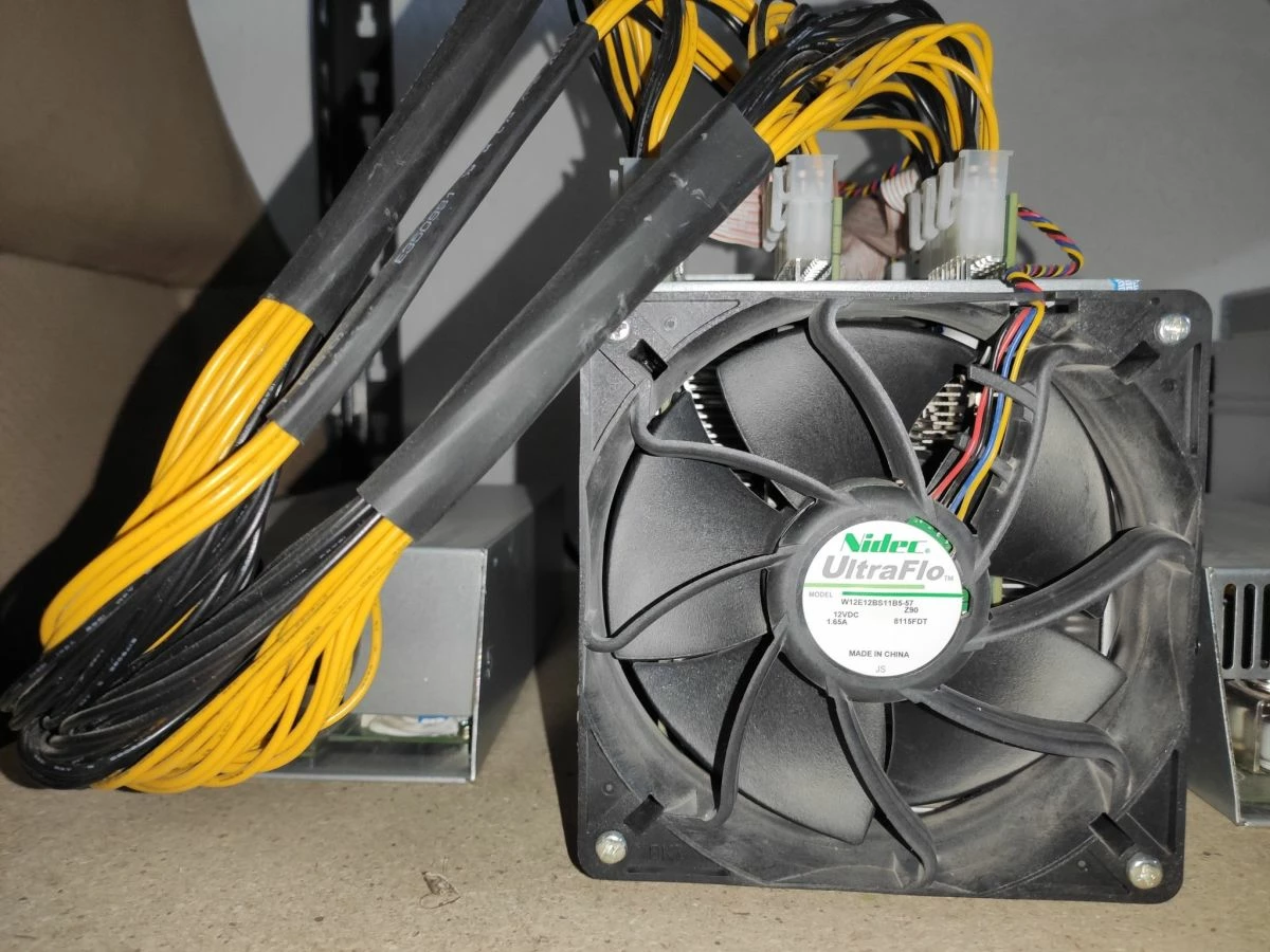 Vendora Εξορύκτες(5) Bitcoin Antminer S9 13TH/s με τροφοδοτικό APW3++ 3 Vendora Εξορύκτες(5) Bitcoin Antminer S9 13TH/s με τροφοδοτικό APW3++ - Image 3