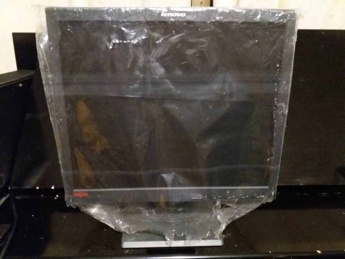 Vendora Lenovo Monitor 9227-AC6 17' καινούργιο 1 Vendora Lenovo Monitor 9227-AC6 17' καινούργιο