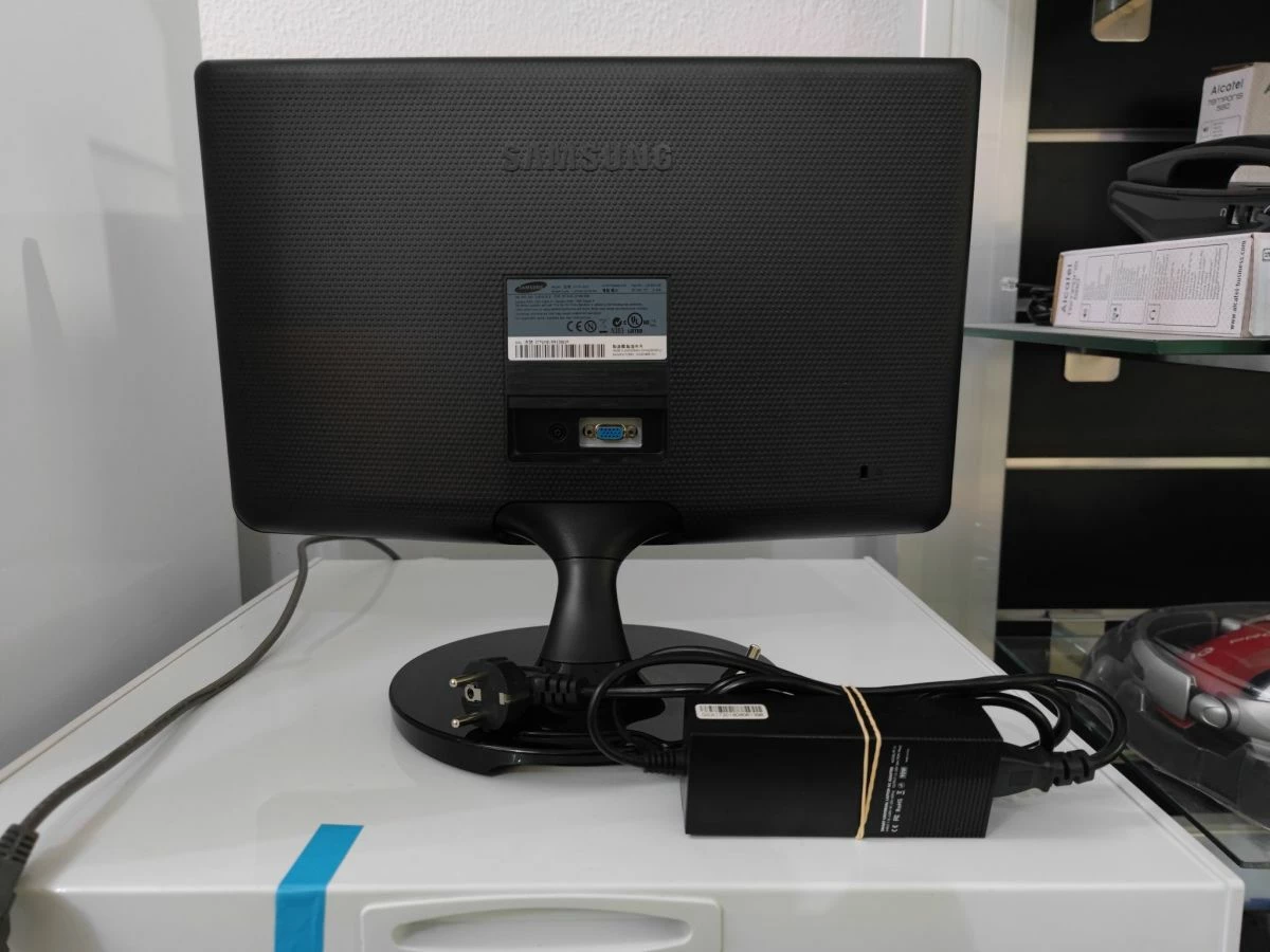 Vendora Οθόνη Monitor SAMSUNG 19 ιντσών σε άψογη κατάσταση με το κουτί, τα χαρτία και το τροφοδοτικό της 3 Vendora Οθόνη Monitor SAMSUNG 19 ιντσών σε άψογη κατάσταση με το κουτί, τα χαρτία και το τροφοδοτικό της - Image 3