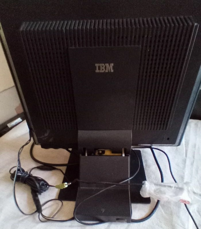 Vendora IBM MONITOR 15' INCH BN68-00252A-01 RARE 10 Vendora IBM MONITOR 15' INCH BN68-00252A-01 RARE - Image 10
