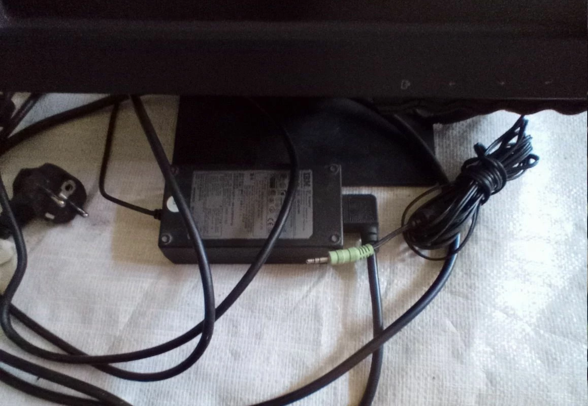 Vendora IBM MONITOR 15' INCH BN68-00252A-01 RARE 5 Vendora IBM MONITOR 15' INCH BN68-00252A-01 RARE - Image 5