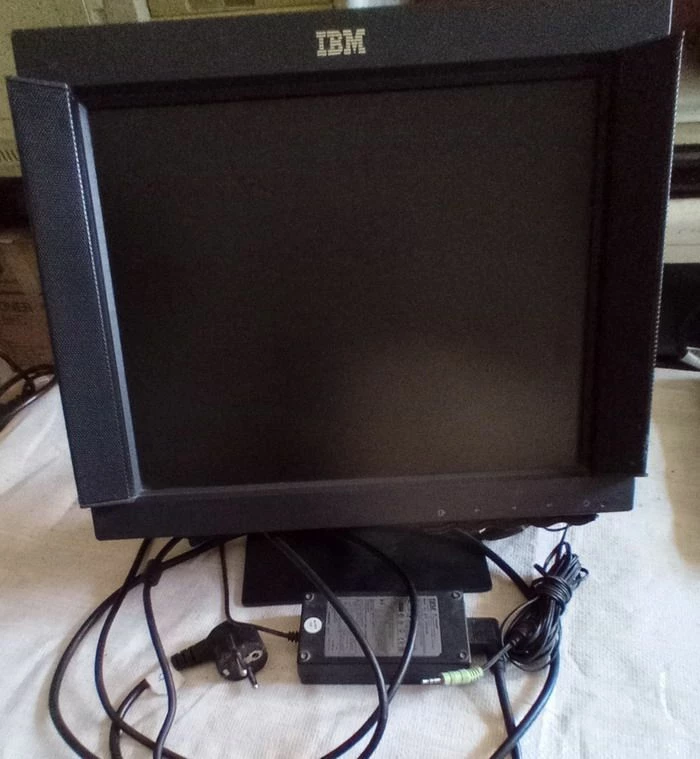Vendora IBM MONITOR 15' INCH BN68-00252A-01 RARE 4 Vendora IBM MONITOR 15' INCH BN68-00252A-01 RARE - Image 4