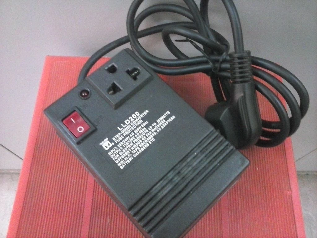 Vendora Μετατροπέας (converter) από 220V σε 110V (μέχρι 200W) (ΠΩΛΗΣΗ) 1 Vendora Μετατροπέας (converter) από 220V σε 110V (μέχρι 200W) (ΠΩΛΗΣΗ)