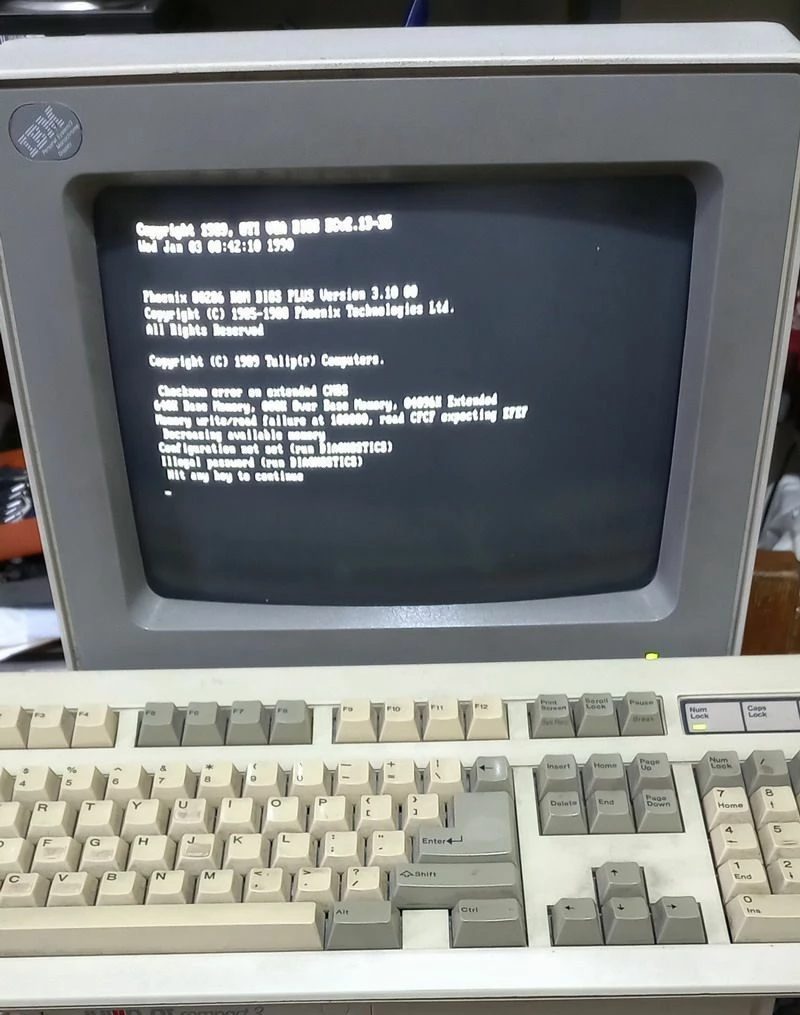 Vendora IBM A/M CRT VGA MONITOR 12 INC 4 Vendora IBM A/M CRT VGA MONITOR 12 INC - Image 4