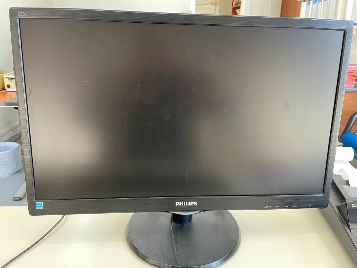 Vendora ΟΘΟΝΗ μάρκας PHILIPS LCD MONITOR 223V5 V-line 22'' Led HDMI σε άριστη κατάσταση, μαζί 2 καλώδια, για σύνδεση στον υπολογιστή & ένα τροφοδοτικό. 1 Vendora ΟΘΟΝΗ μάρκας PHILIPS LCD MONITOR 223V5 V-line 22'' Led HDMI σε άριστη κατάσταση, μαζί 2 καλώδια, για σύνδεση στον υπολογιστή & ένα τροφοδοτικό.