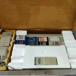 Vendora Amiga 500 ΣΤΟ ΚΟΥΤΙ ΤΗΣ, κομπλε, αριστη κατασταση, για συλλεκτη