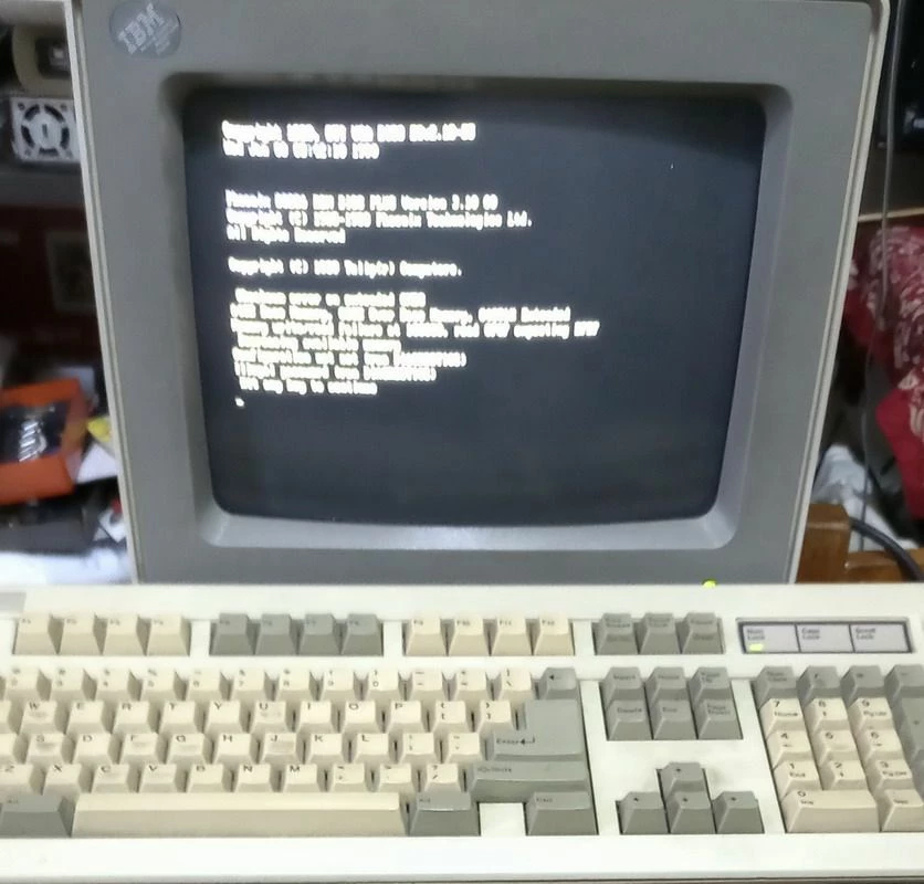 Vendora IBM A/M CRT VGA MONITOR 12 INC 3 Vendora IBM A/M CRT VGA MONITOR 12 INC - Image 3