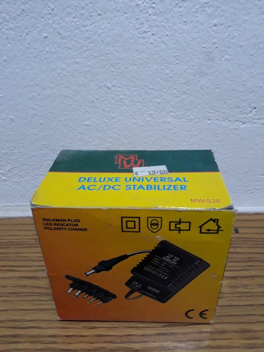 Vendora Σταθεροποιημένος Μετασχηματιστής MW 1000 MΑ με ρύθμιση 1,5-3-4,5-6-7,5-9-12 Volt και 6 διαφορετικά βύσματα 3 Vendora Σταθεροποιημένος Μετασχηματιστής MW 1000 MΑ με ρύθμιση 1,5-3-4,5-6-7,5-9-12 Volt και 6 διαφορετικά βύσματα - Image 3