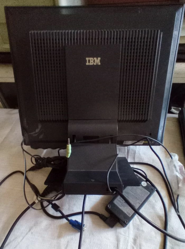 Vendora IBM MONITOR 15' INCH BN68-00252A-01 RARE 7 Vendora IBM MONITOR 15' INCH BN68-00252A-01 RARE - Image 7