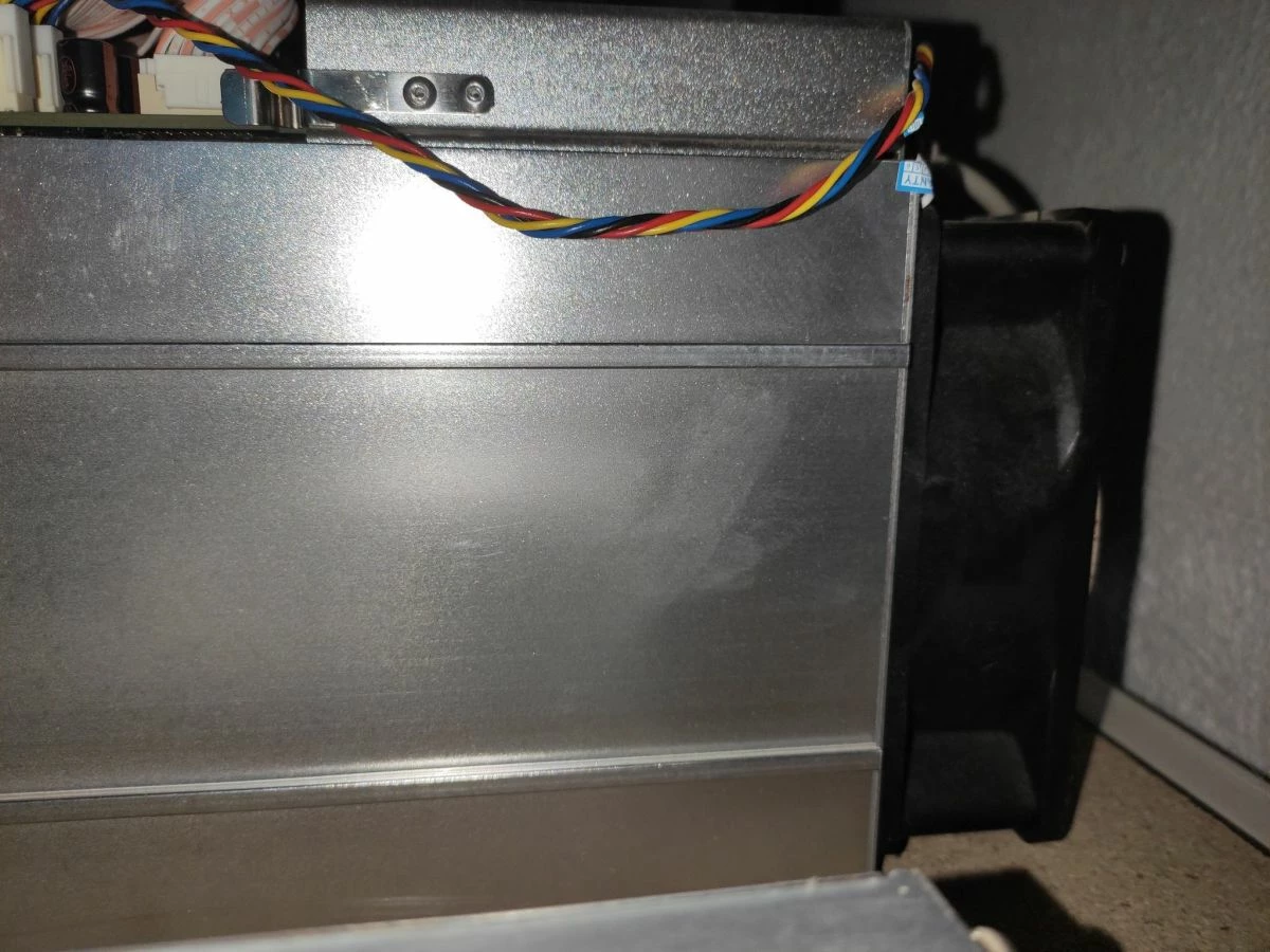 Vendora Εξορύκτες(5) Bitcoin Antminer S9 13TH/s με τροφοδοτικό APW3++ 6 Vendora Εξορύκτες(5) Bitcoin Antminer S9 13TH/s με τροφοδοτικό APW3++ - Image 6