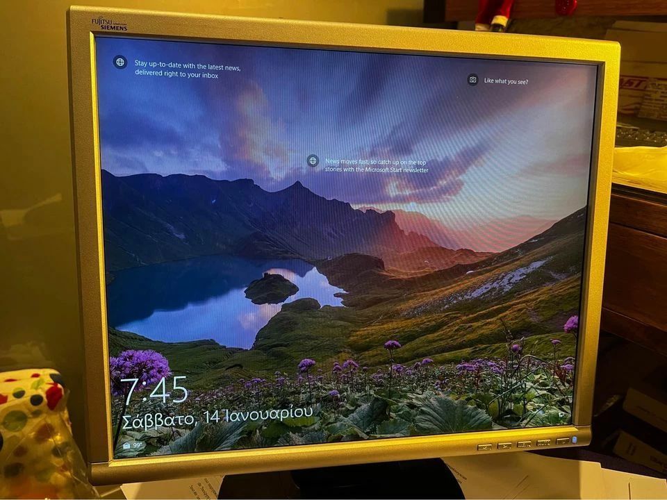 Vendora PC Monitor Fujitsu Siemens 1 Vendora PC Monitor Fujitsu Siemens