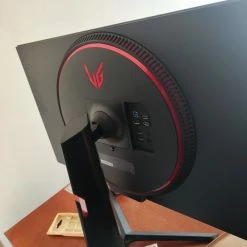 Vendora LG 32GP850-B IPS HDR Gaming Monitor 31.5" QHD 2560x1440 165Hz με Χρόνο Απόκρισης 1ms GTG,